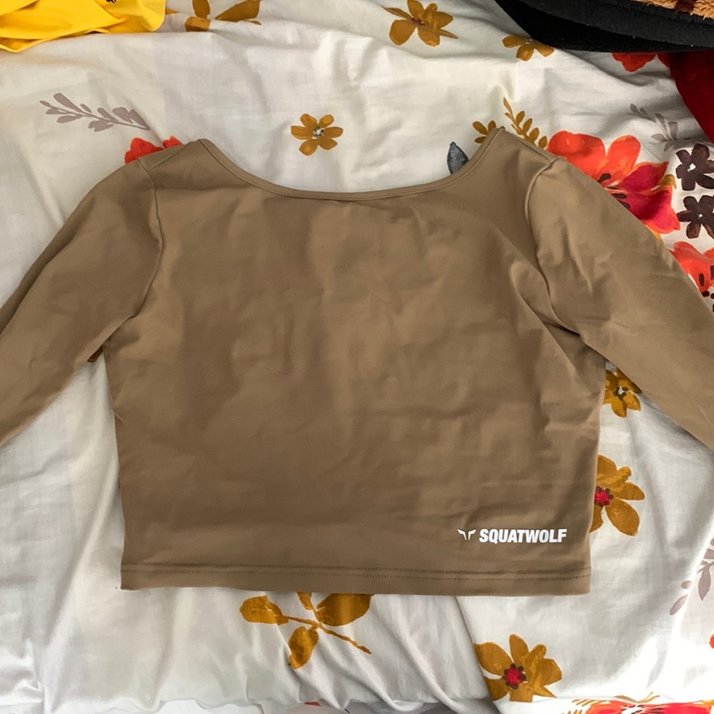 SQUATWOLF CROP TOP SIZE MEDIUM BEIGE BROWN COLOUR BRAND NEW CONDITION